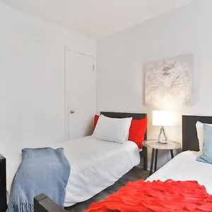  Apartment Free Parking - 2 Bedrooms - Full Apartment - In Beautiful Lachine - Near Water - 15 Minute Drive To Downtown
