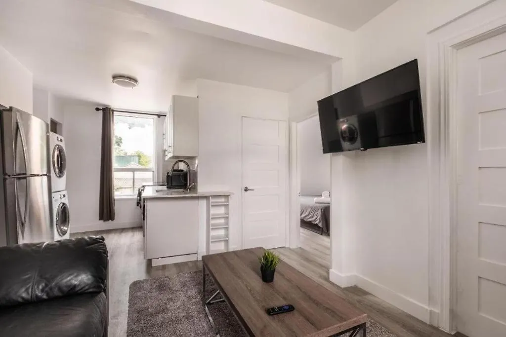 C 05 - Apartment With 2 Bedrooms Montréal
